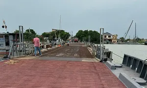 Cầu phao Ninh Cường thông xe trở lại