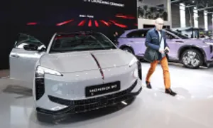 Các hãng xe Trung Quốc và châu Âu đối đầu tại triển lãm Paris